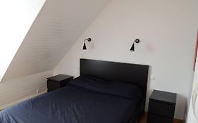 Maison dans son écrin de verdure
